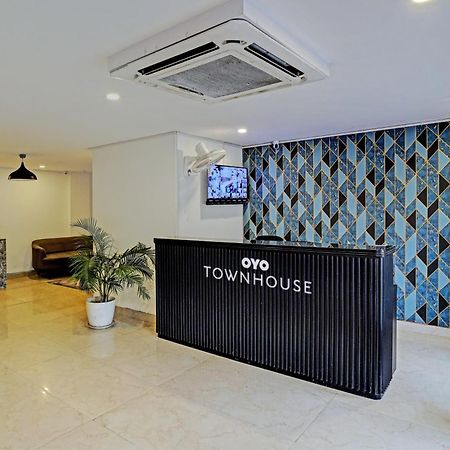 Super Townhouse Sector 57 Near Bestech Central Square Mall Gurgaon Exterior foto
