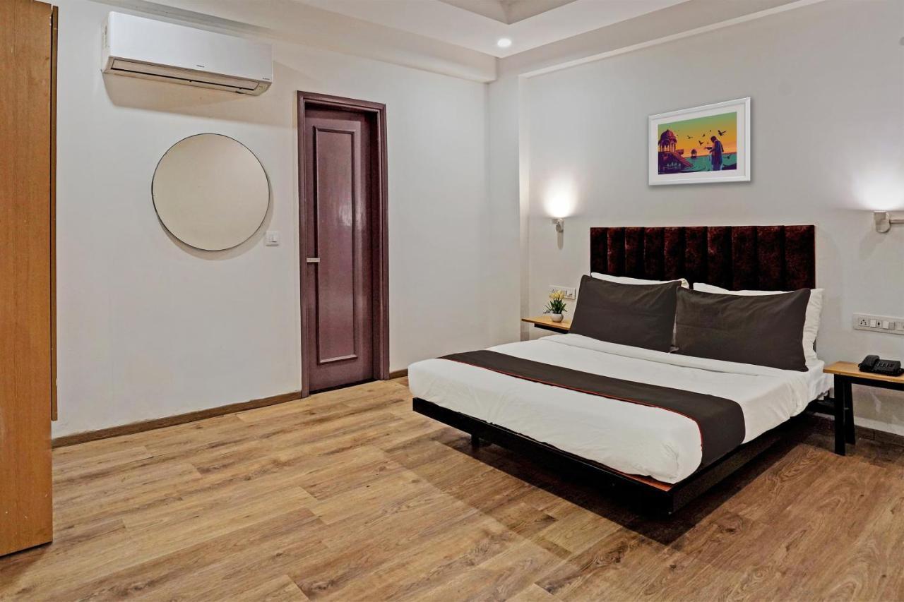 Super Townhouse Sector 57 Near Bestech Central Square Mall Gurgaon Exterior foto