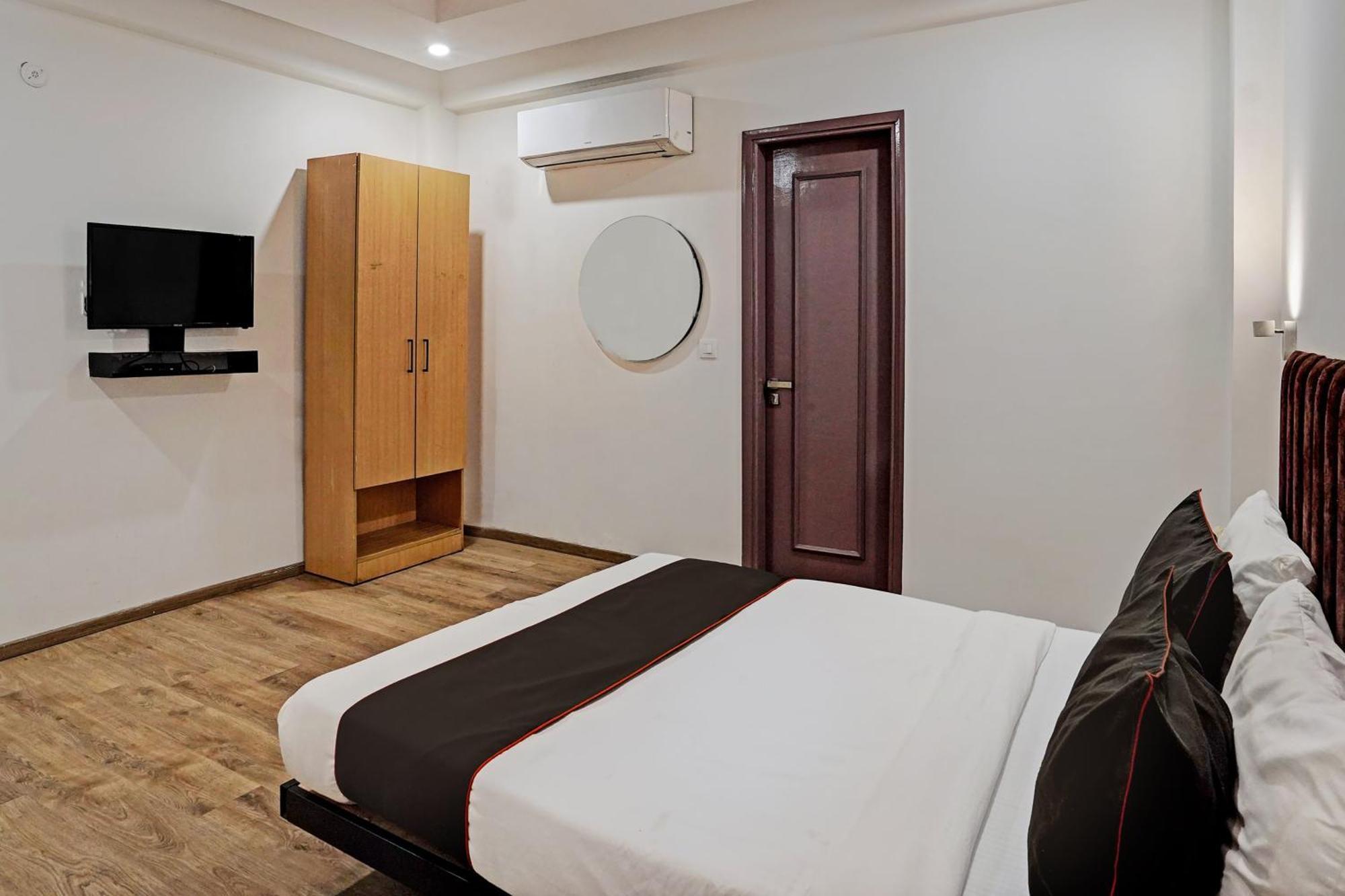 Super Townhouse Sector 57 Near Bestech Central Square Mall Gurgaon Exterior foto