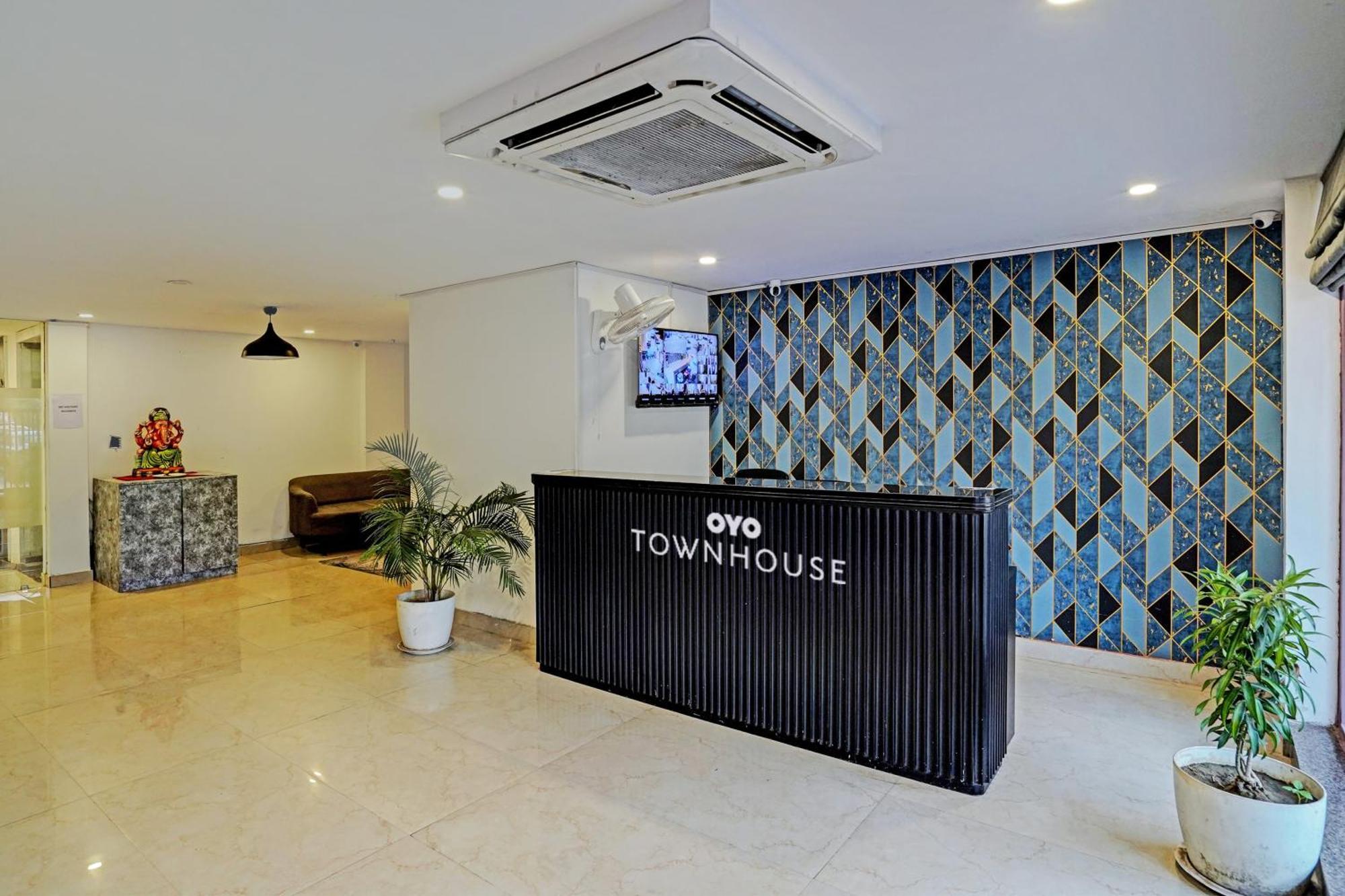 Super Townhouse Sector 57 Near Bestech Central Square Mall Gurgaon Exterior foto