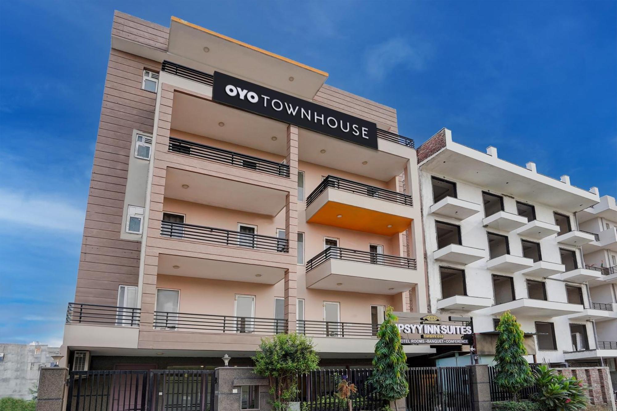 Super Townhouse Sector 57 Near Bestech Central Square Mall Gurgaon Exterior foto